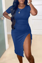 Blaues, lässiges, festes, kurzärmliges Kleid mit O-Ausschnitt und Schlitz