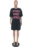 Schwarzes, modisches, lässiges T-Shirt-Kleid mit einfachem O-Ausschnitt und Buchstabendruck