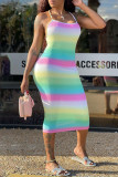 レインボーカラーファッションセクシープリントバックレススパゲッティストラップノースリーブドレス