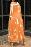Оранжевое модное базовое платье с круглым вырезом и асимметричным принтом