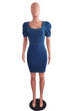Hellblaues, modisches, lässiges, solides Basic-Kleid mit quadratischem Kragen und kurzen Ärmeln