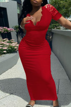 Красное модное однотонное лоскутное платье с V-образным вырезом и короткими рукавами