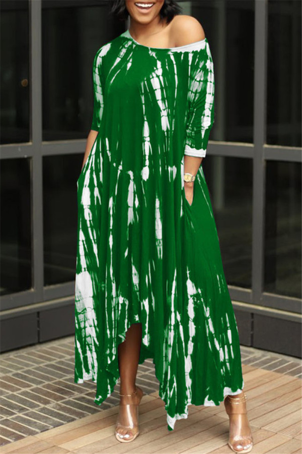 Зеленое модное базовое платье с круглым вырезом и асимметричным принтом