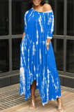 Небесно-голубое модное базовое платье с круглым вырезом и асимметричным принтом