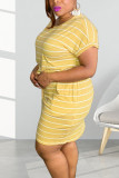Gelbes, lässiges, gestreiftes Patchwork-Frenulum-Kleid mit O-Ausschnitt und kurzen Ärmeln und Kleidern in Übergröße