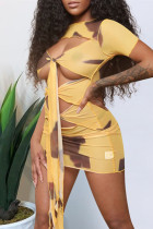 Gele mode sexy print uitgeholde O-hals jurk met korte mouwen