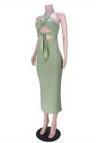 グレーグリーンファッションセクシーなソリッドくり抜かれたバックレスホルターストラップレスドレス