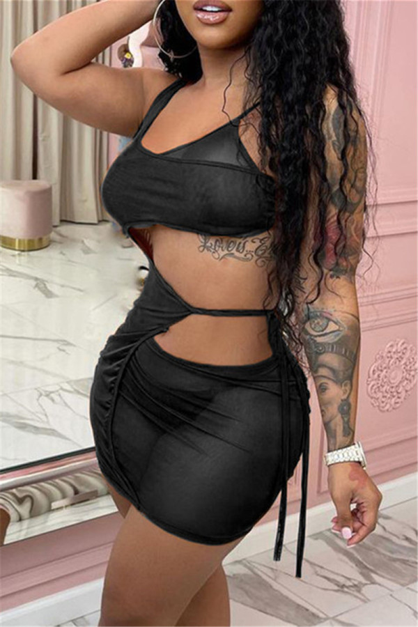 Schwarzes, sexy, solides, ausgehöhltes, durchsichtiges Trägerdesign mit Spaghettiträgern, ärmelloses Kleid