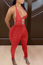 Roter, sexy, fester, ausgehöhlter Neckholder-Skinny-Overall