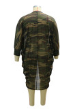 Abrigo de talla grande con cuello en V asimétrico con estampado de camuflaje casual de moda verde militar