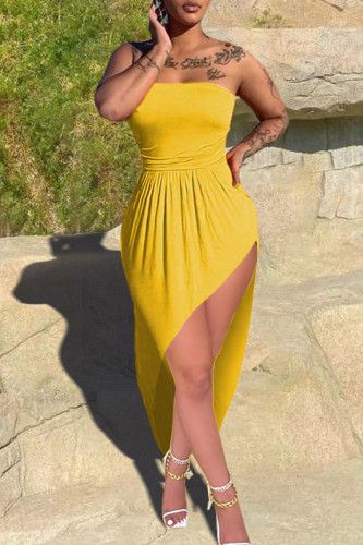 Gelbes Mode-reizvolles festes rückenfreies trägerloses unregelmäßiges Kleid