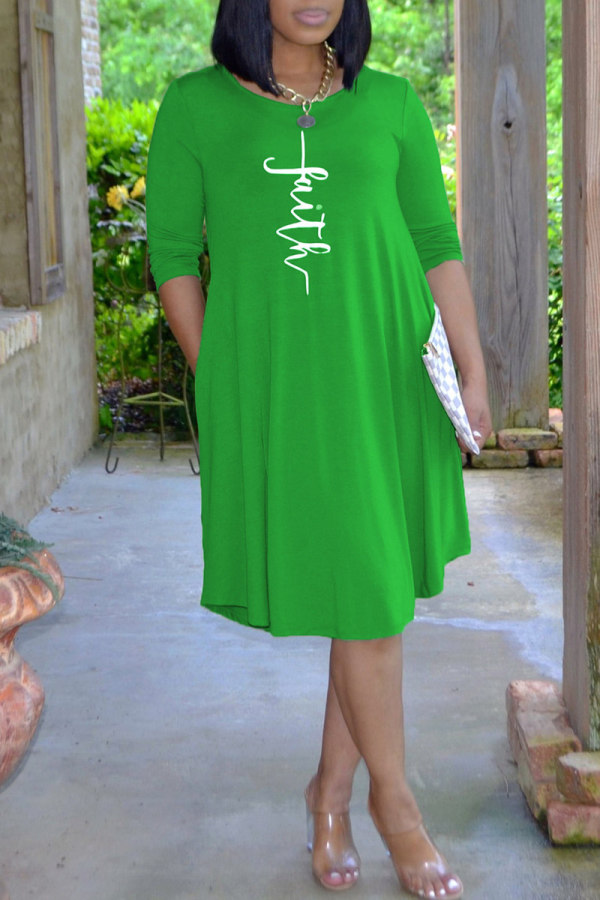 Vestidos de manga comprida com estampa casual verde moda básica