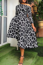 Zwart-wit mode sexy print basic schuine kraag jurken met lange mouwen