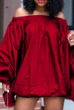 Rotes beiläufiges festes Patchwork weg von den Schulter-Laternen-Kleid-Kleidern
