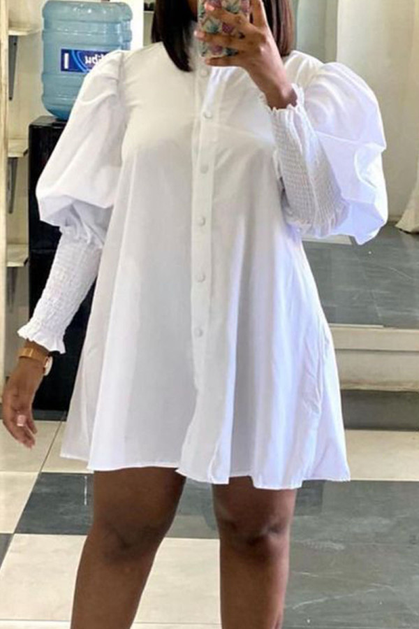 Белые уличные однотонные платья-рубашки с отложным воротником и пряжкой в ​​стиле пэчворк