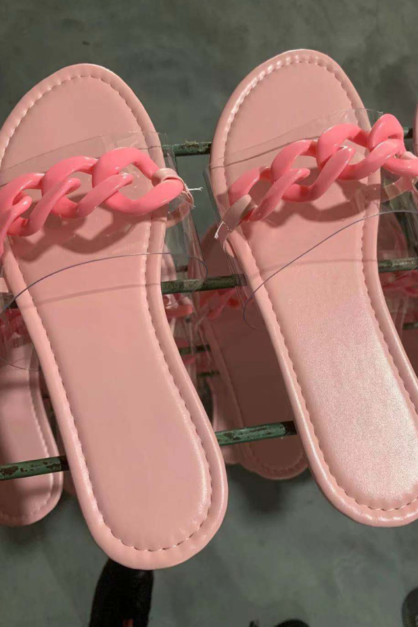 Zapatos con puerta abierta y patchwork callejero sexy rosa