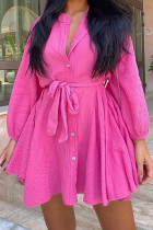 Vestidos de falda de pastel con cuello en V de patchwork liso casual rojo rosa