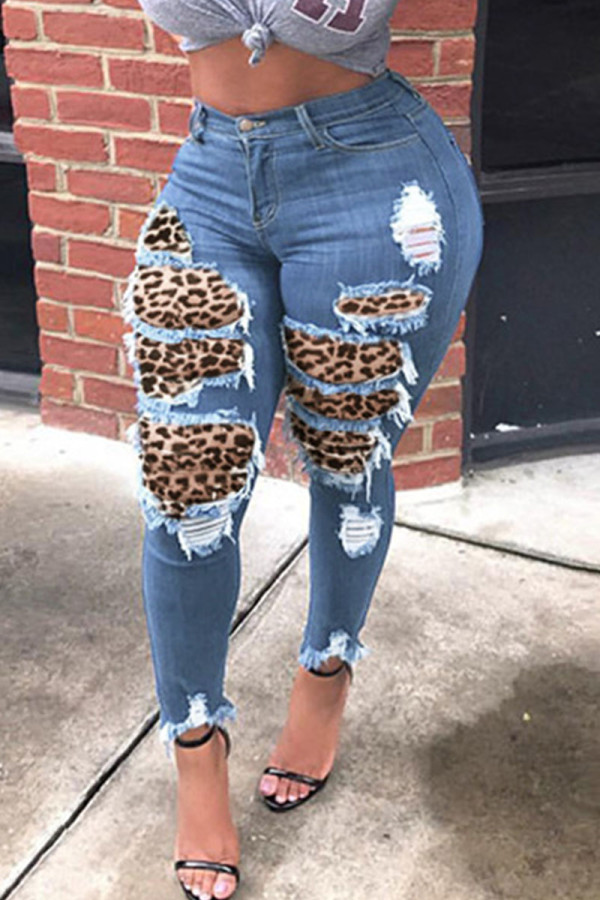 Blaue Patchwork-Jeans mit Street-Print und Leopardenmuster in Übergröße
