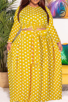 Falda de pastel con cuello redondo y retales de puntos informal amarilla talla grande dos piezas