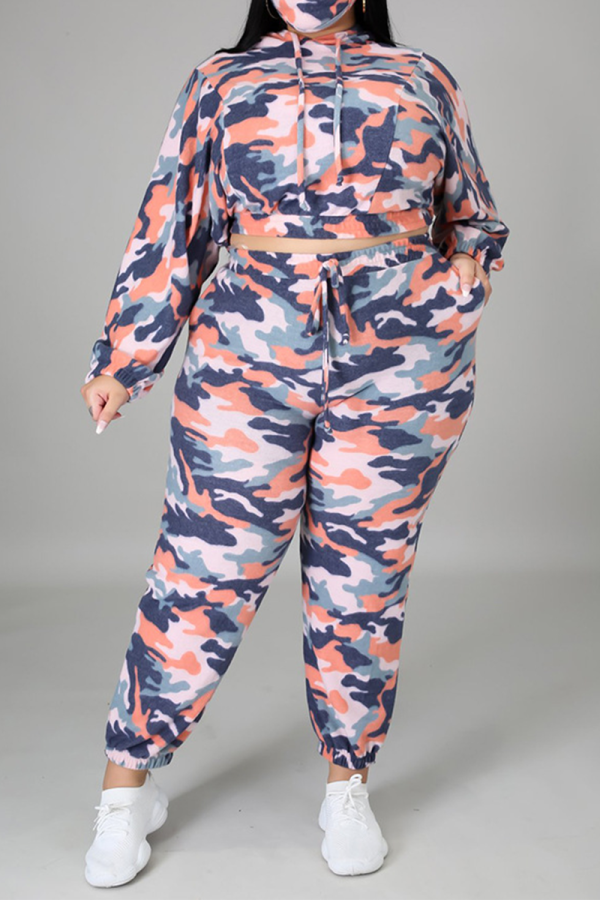 Rosafarbener, lässiger Patchwork-Kapuzenkragen mit Camouflage-Print und zweiteiliger Hose in Übergröße