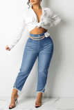 Calça jeans regular casual com botões lisos azuis e cintura alta