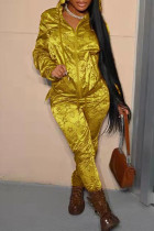 Dos piezas de manga larga con cuello con capucha y estampado informal de moda amarillo dorado