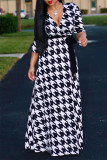 Vestidos de manga comprida com estampa casual preto e branco decote em V