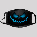 Patchwork-Maske mit blauem Street Punk-Print