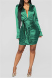 グリーンファッションカジュアルソリッドフォールドターンダウンカラー長袖ドレス