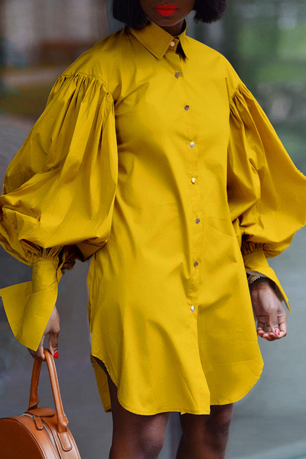 Желтое модное повседневное однотонное асимметричное платье-рубашка с отложным воротником