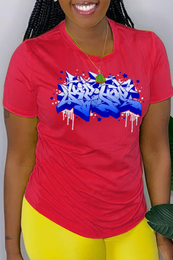 Camisetas con cuello en O y letras de retazos con estampado de calle de moda rojo