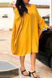 Vestidos de manga comprida casuais casuais amarelos com decote em O básico