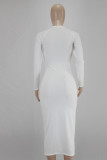 クリームホワイトのセクシーなソリッド中空パッチワーク非対称襟ワンステップスカートドレス
