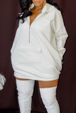 Weiße, lässige, solide Patchwork-Taschen-Reißverschluss-Kapuzenkragen-Langarm-Kleider in Übergröße