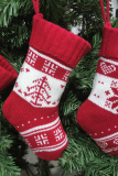 Calcetín de retazos con estampado de árbol de Navidad de copos de nieve Wapiti de fiesta de moda rojo sandía