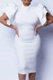 Weißes, modisches, lässiges, festes, schulterfreies Patchwork-Kleid mit kurzen Ärmeln
