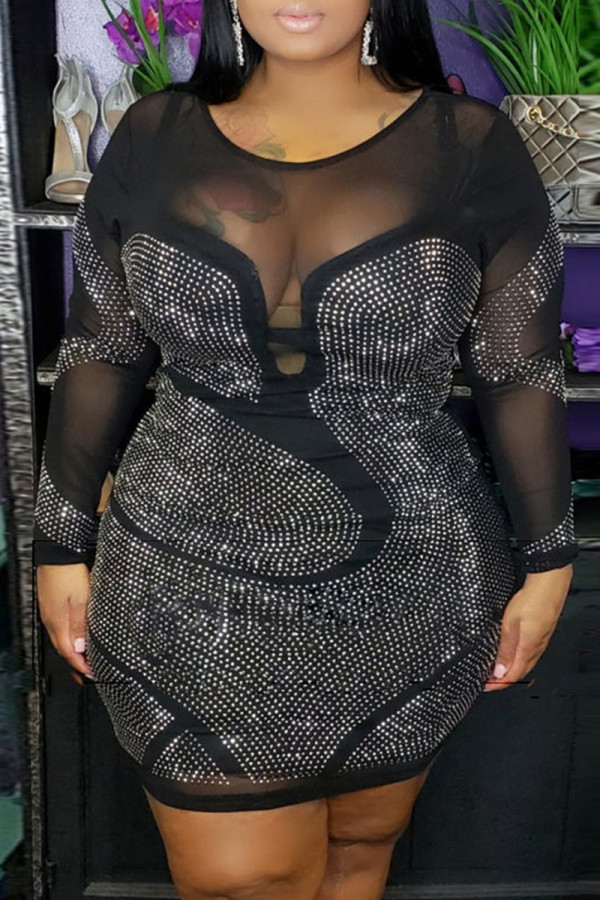 Schwarze Mode Sexy Patchwork Hot Drilling Durchsichtige O-Ausschnitt Langarm Kleider in Übergröße
