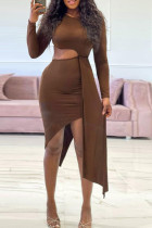 Bruine mode Sexy effen uitgeholde O-hals onregelmatige jurk met lange mouwen