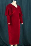 レッドのエレガントなソリッドパッチワークビーズフォールドVネックストレートドレス