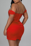 Lentejuelas de retazos sexy de moda roja sin espalda fuera del hombro vestido irregular