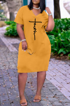 Vestido de manga corta con cuello en V básico con estampado casual de moda amarillo