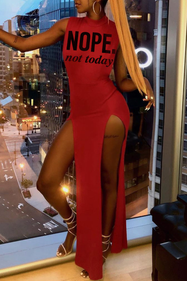 Красное модное сексуальное платье без рукавов с вырезом и буквенным принтом