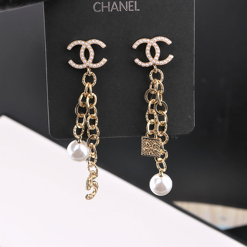 

Gold Fashion Street Letter Chains Earrings