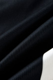 Lässige gestreifte zweiteilige Anzüge in Schwarz und Weiß. Bleistift mit langen Ärmeln