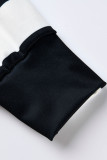 Lässige gestreifte zweiteilige Anzüge in Schwarz und Weiß. Bleistift mit langen Ärmeln