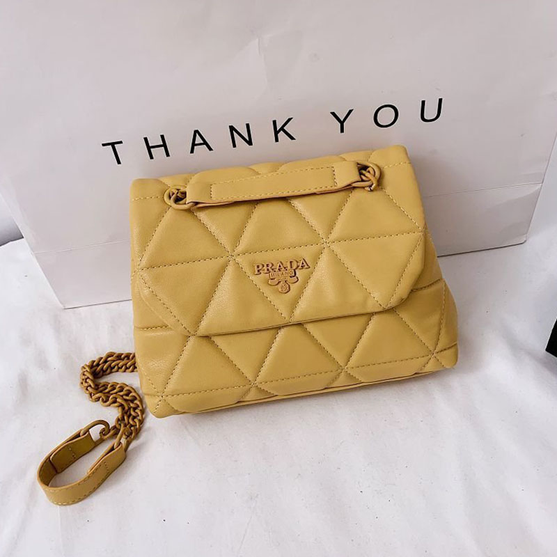 

Yellow Fashion Simplicity Letter Solid Chains Bags