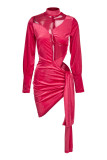 Rote, sexy, solide, ausgehöhlte, durchsichtige, unregelmäßige Kleider mit halbem Rollkragen und Patchwork