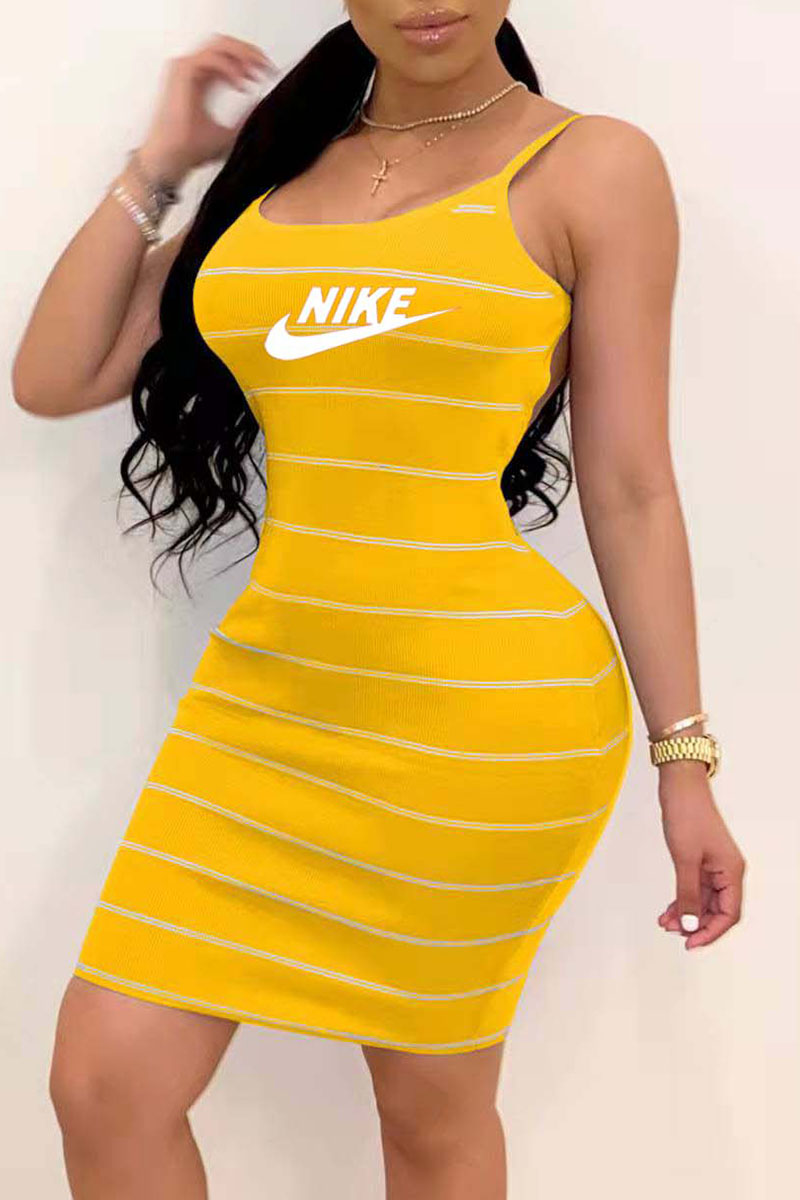 

Yellow Fashion Sweet Striped Split Joint Spaghetti Strap One Step Skirt Dresses