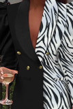 Prendas de abrigo con cuello vuelto y botones de patchwork con estampado casual en blanco y negro