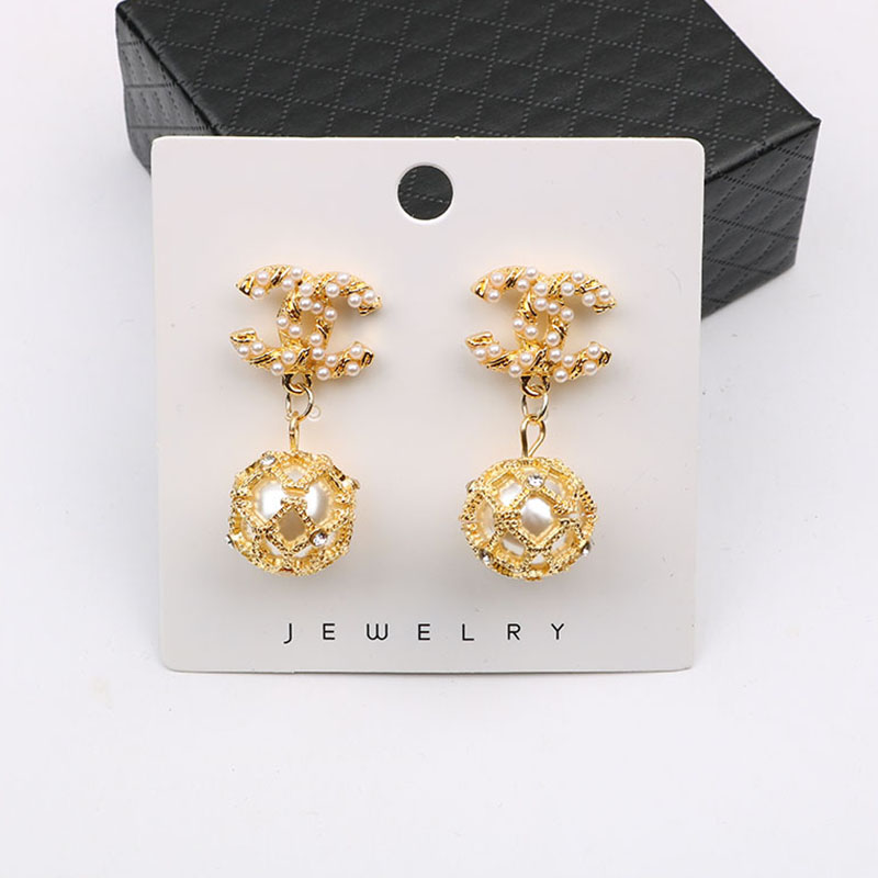 

Gold Fashion Celebrities Geometric Split Joint Earrings